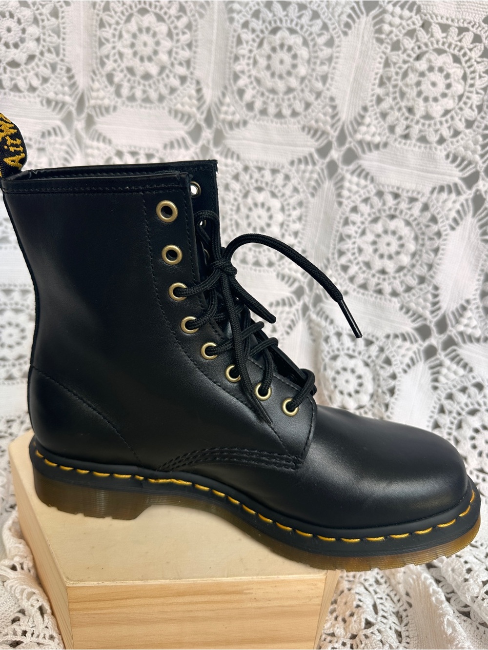 RARE Dr. Martens 1460 Vonda II Floral Embroidered Boots - Women’s Size 9 (NWOB) - Picture 8 of 13